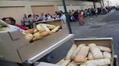 Imagen de las barras de pan preparadas en el Banco de Alimentos de Valencia